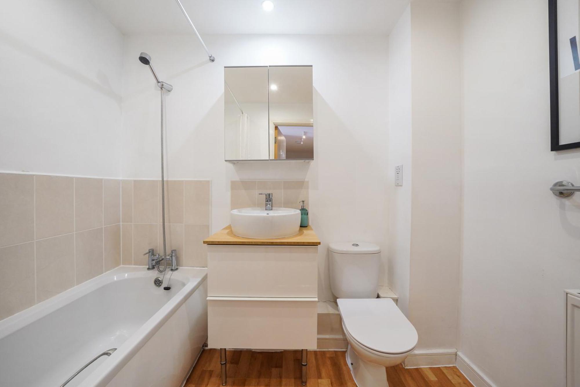City Riverside - 2 Bedroom & Free Parking Баркінг Екстер'єр фото